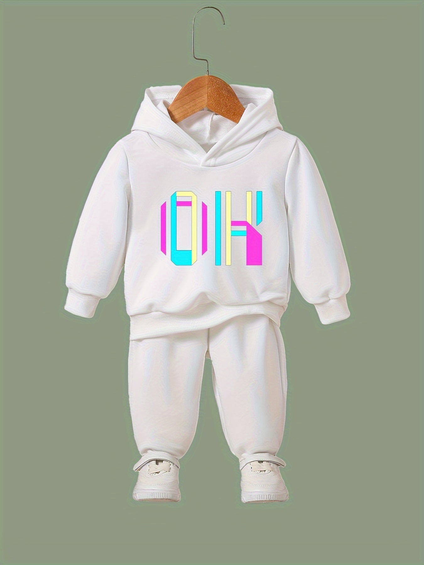 Girls 2pc Alphabets Crew Neck Sweatshirt & Solid Sweatpants Set