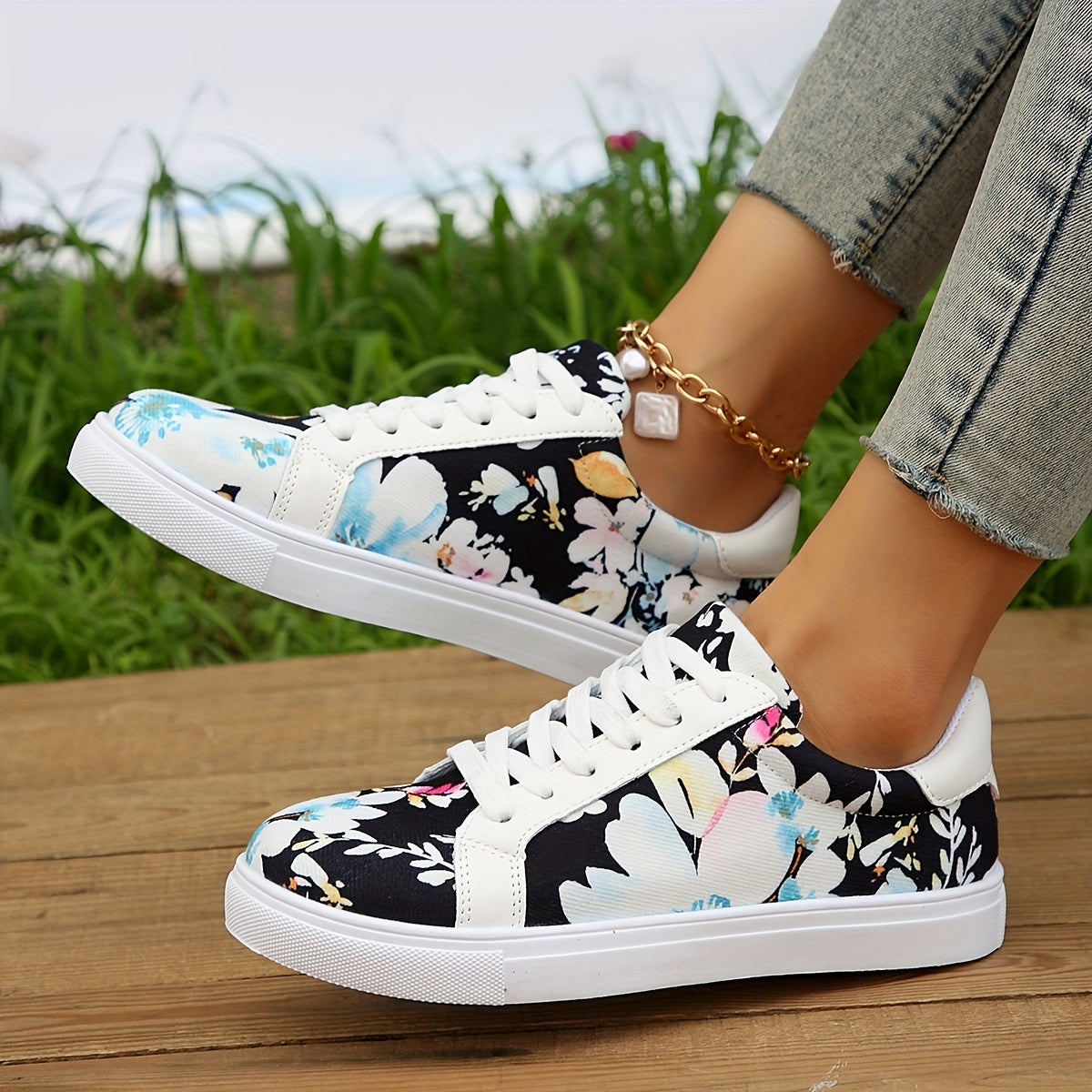 Floral Print Lace Up Skate Shoes Low Top Flat Sneakers