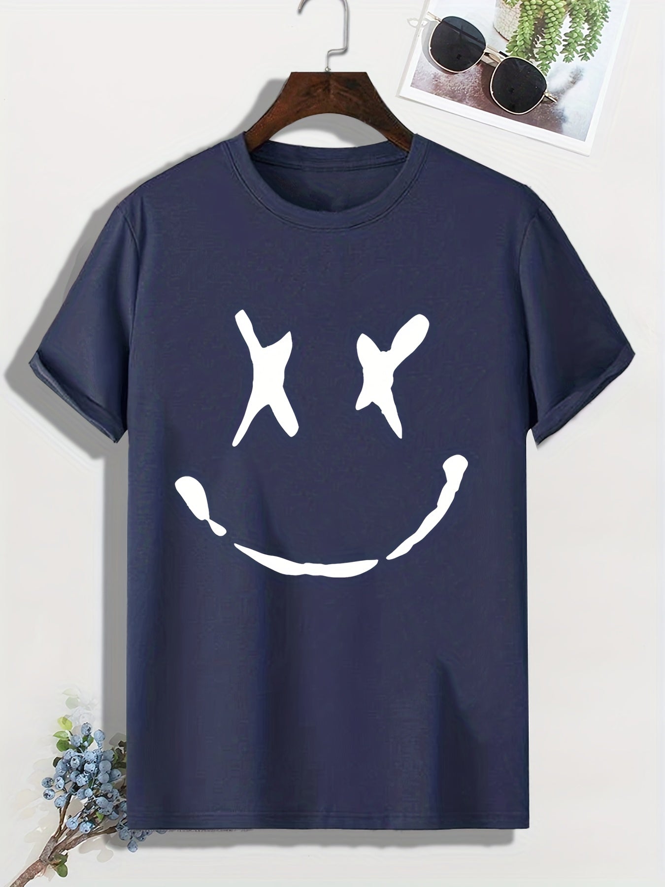 Men's Graffiti Smile Print T shirt Active Tee