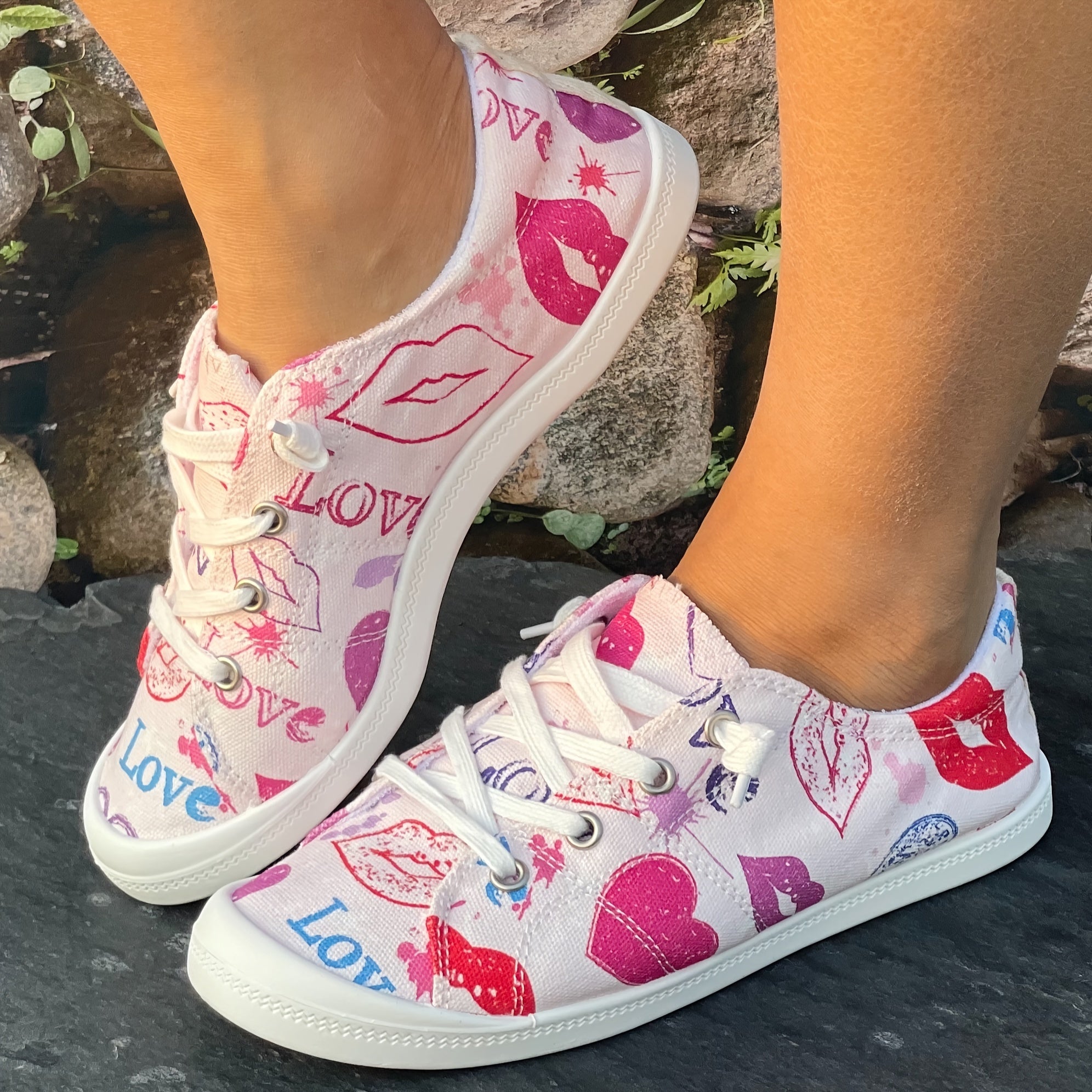Heart Print Breathable Skate Shoes Flat Canvas Sneakers