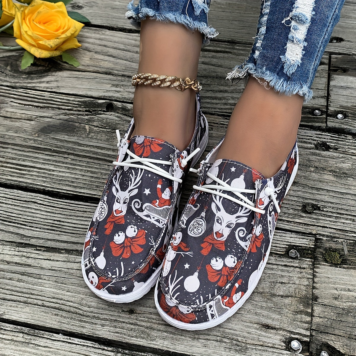 Christmas Print Low Top Walking Shoes Lightweight Non slip Casual Shoes