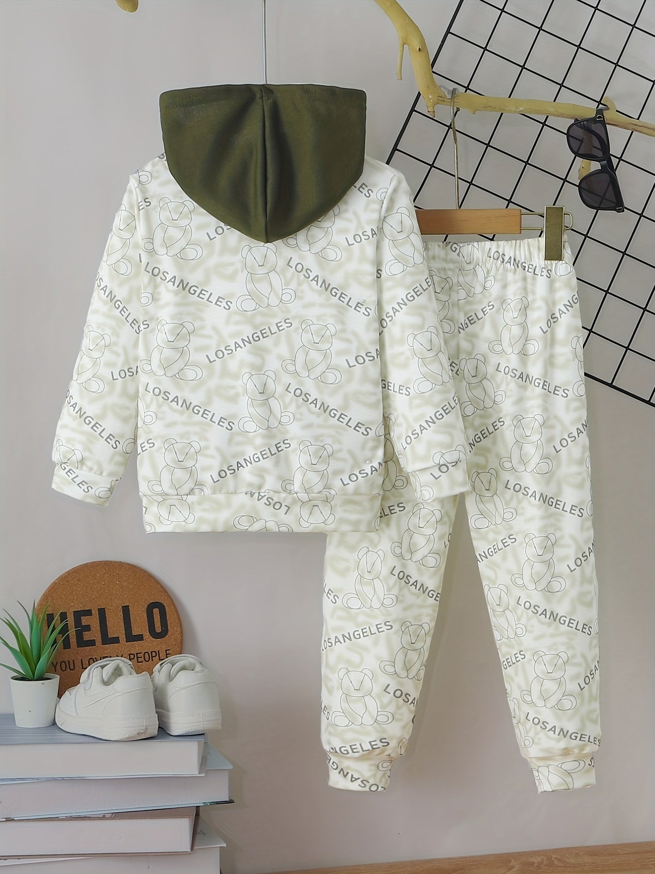 Bear Letter Allover Print Boy's 2pcs Hoodie & Sweatpants Set