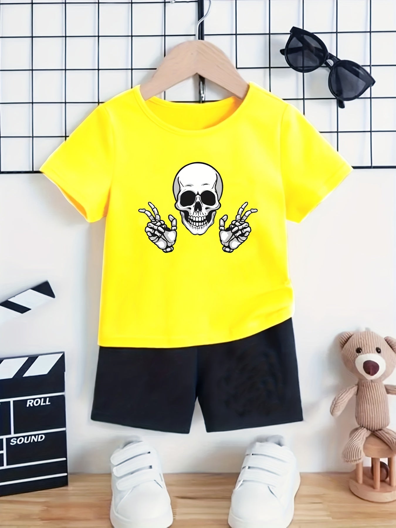 Boy's Happy Skull Print 2pcs Set: T-shirt & Shorts