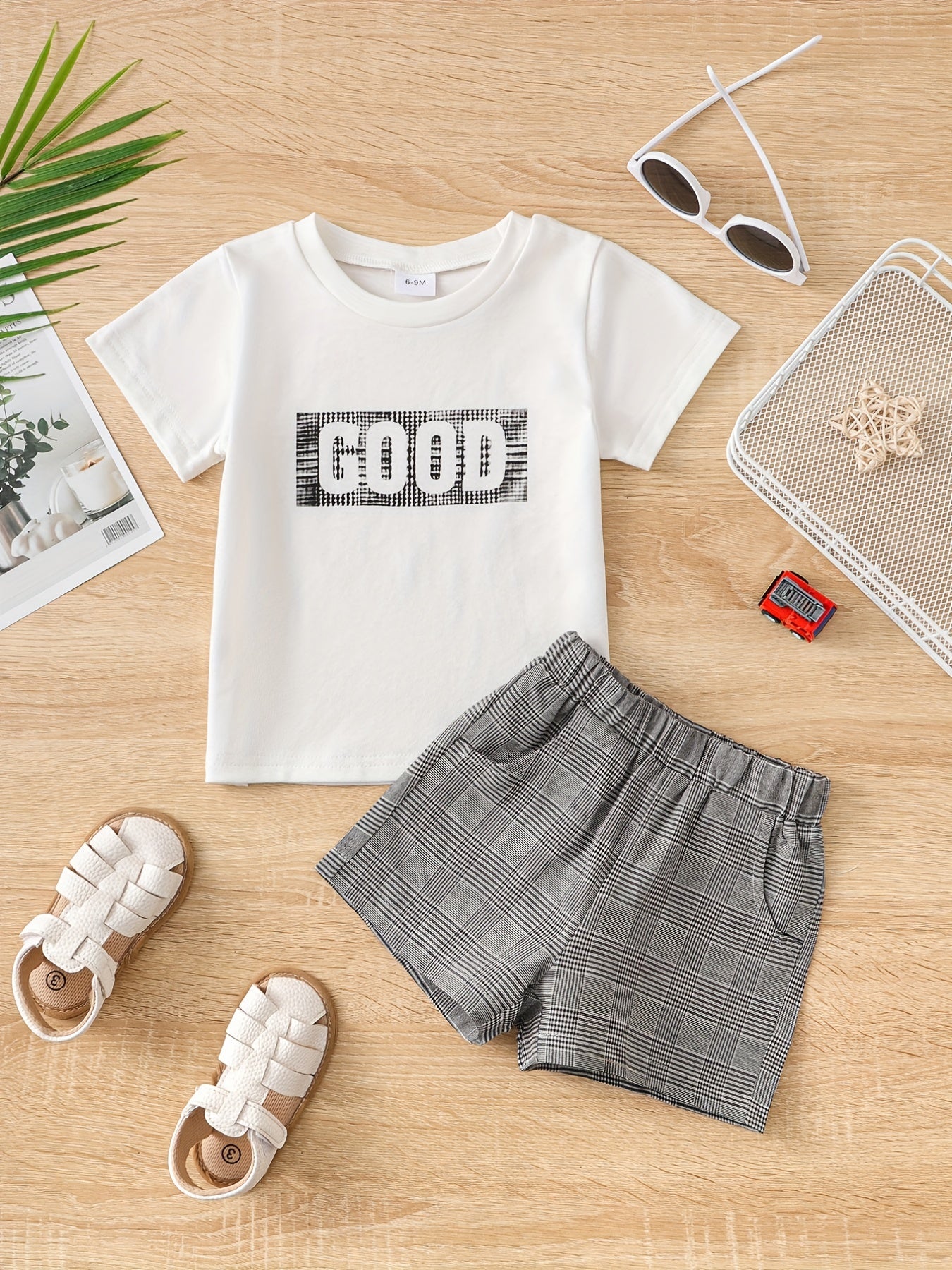 2pcs Baby Boys Round Neck T shirt & Plaid Shorts Set