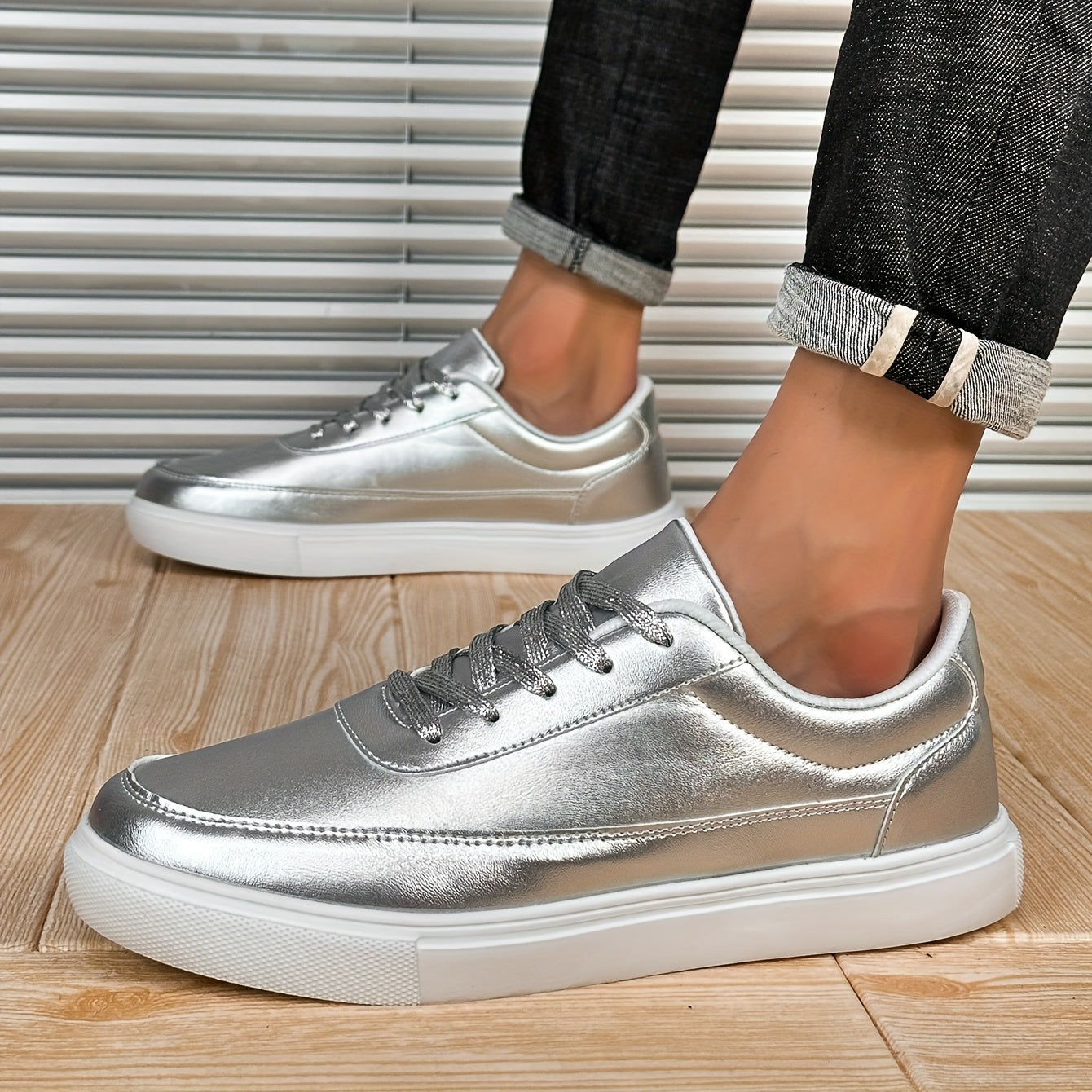 Men's Breathable Skate Shoes Non Slip Sneakers