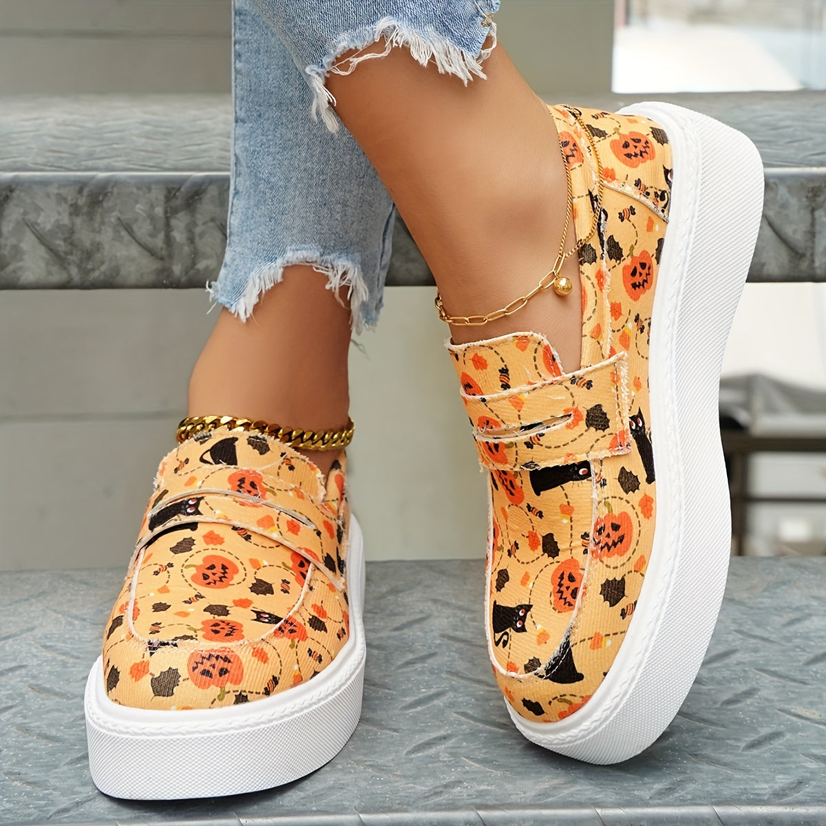 Women's Cat & Pumpkin Print Sneakers Casual Low Top Halloween Shoes