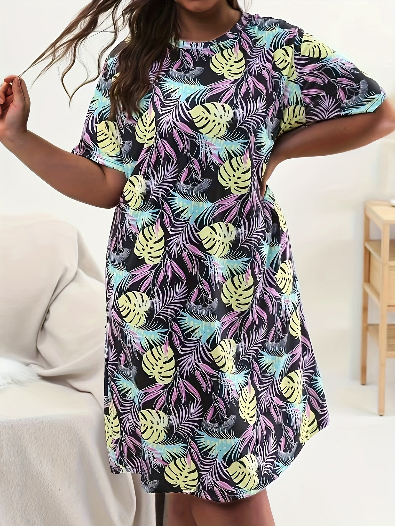 Tropical Print Round Neck Nightdress