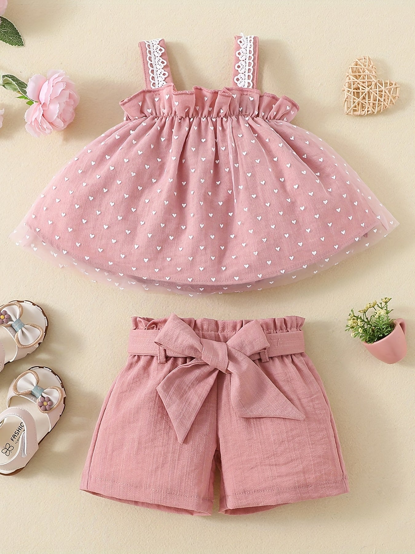 2pcs Baby Girls Heart Print Camisole Top & Shorts Set