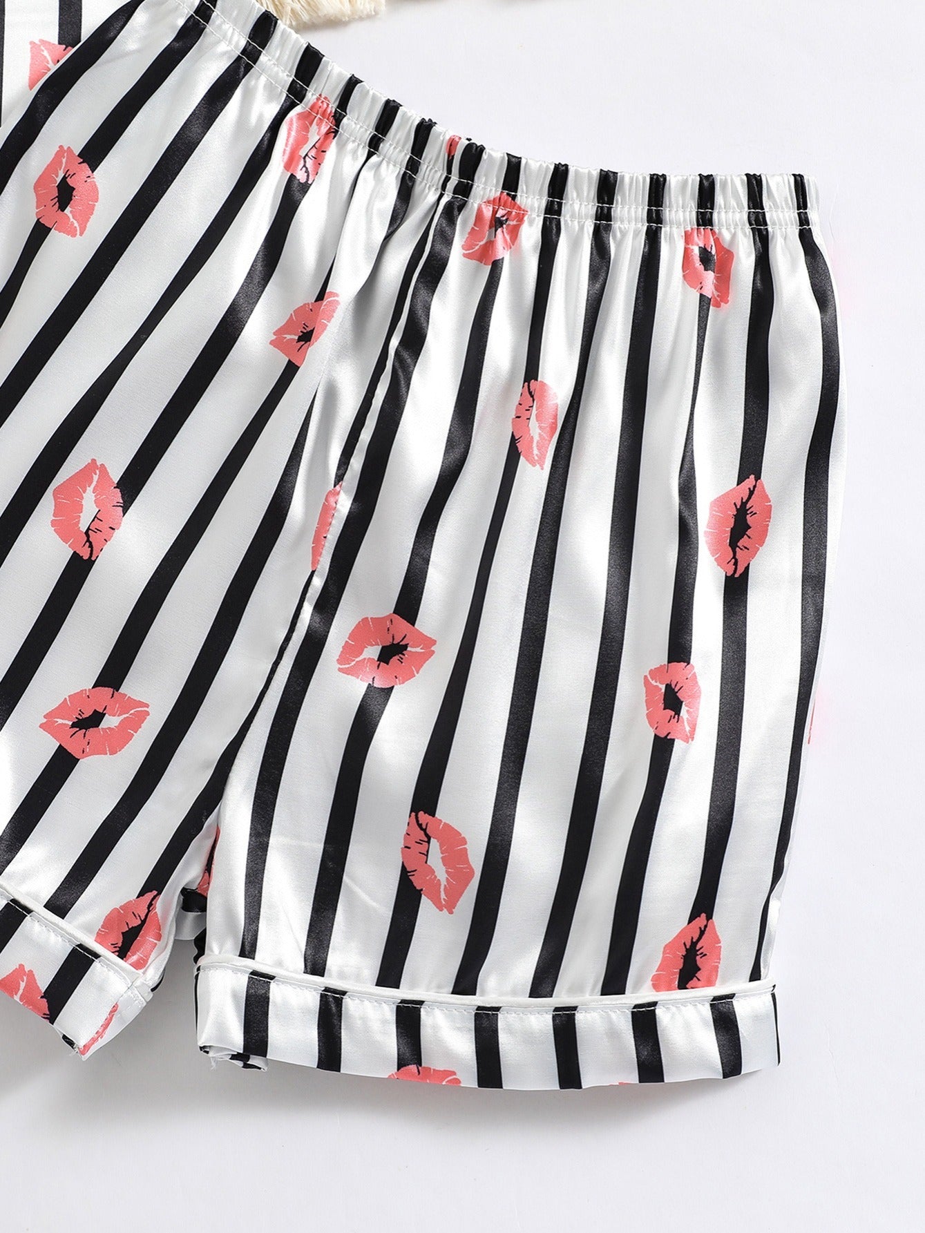 Girls Lip Print Satin Pajama Set