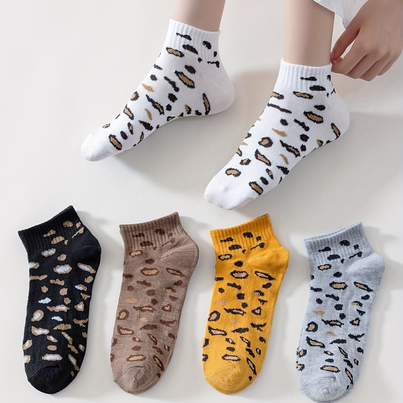 5 Pairs Leopard Crew Socks Soft & Comfy Women's Stockings