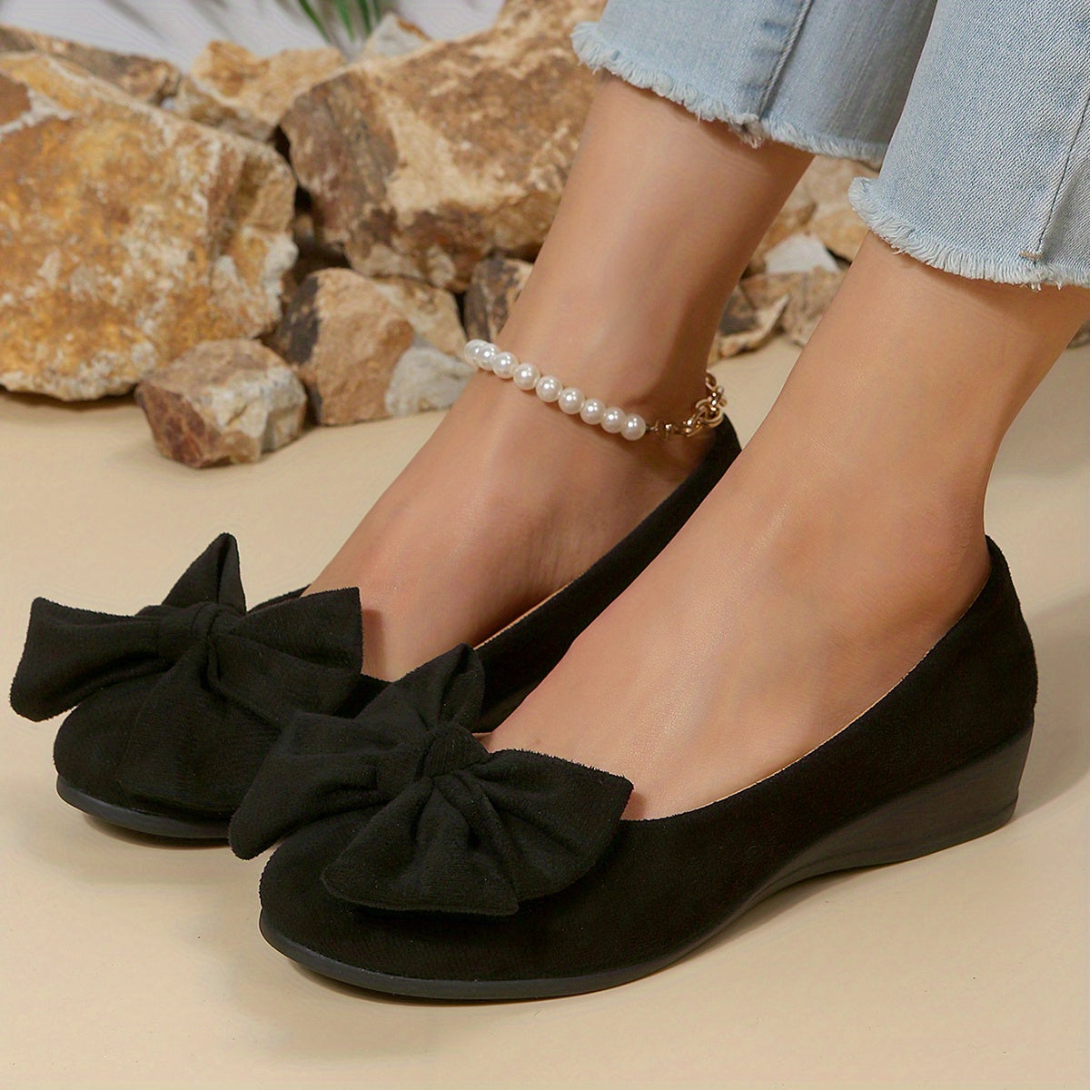 Women's Solid Flat Slip-On Shoes Comfortable Closed Toe with Bowknot Detail