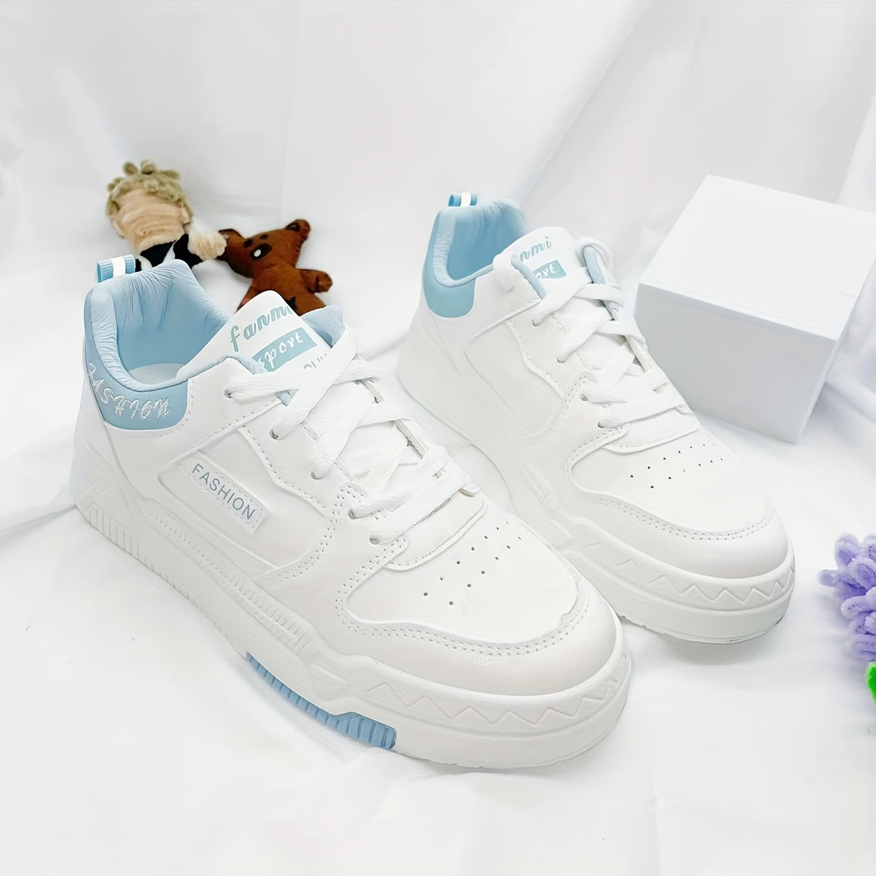 Women's Letter Graphic Lace Up Platform Sneakers