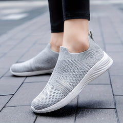 Men's Lightweight Slip On Casual Shoes For Traveling Jogging