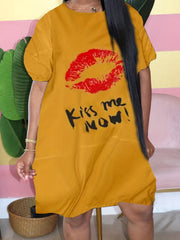 Women's Plus Kiss & Slogan Print Short Sleeve Stretch Dress