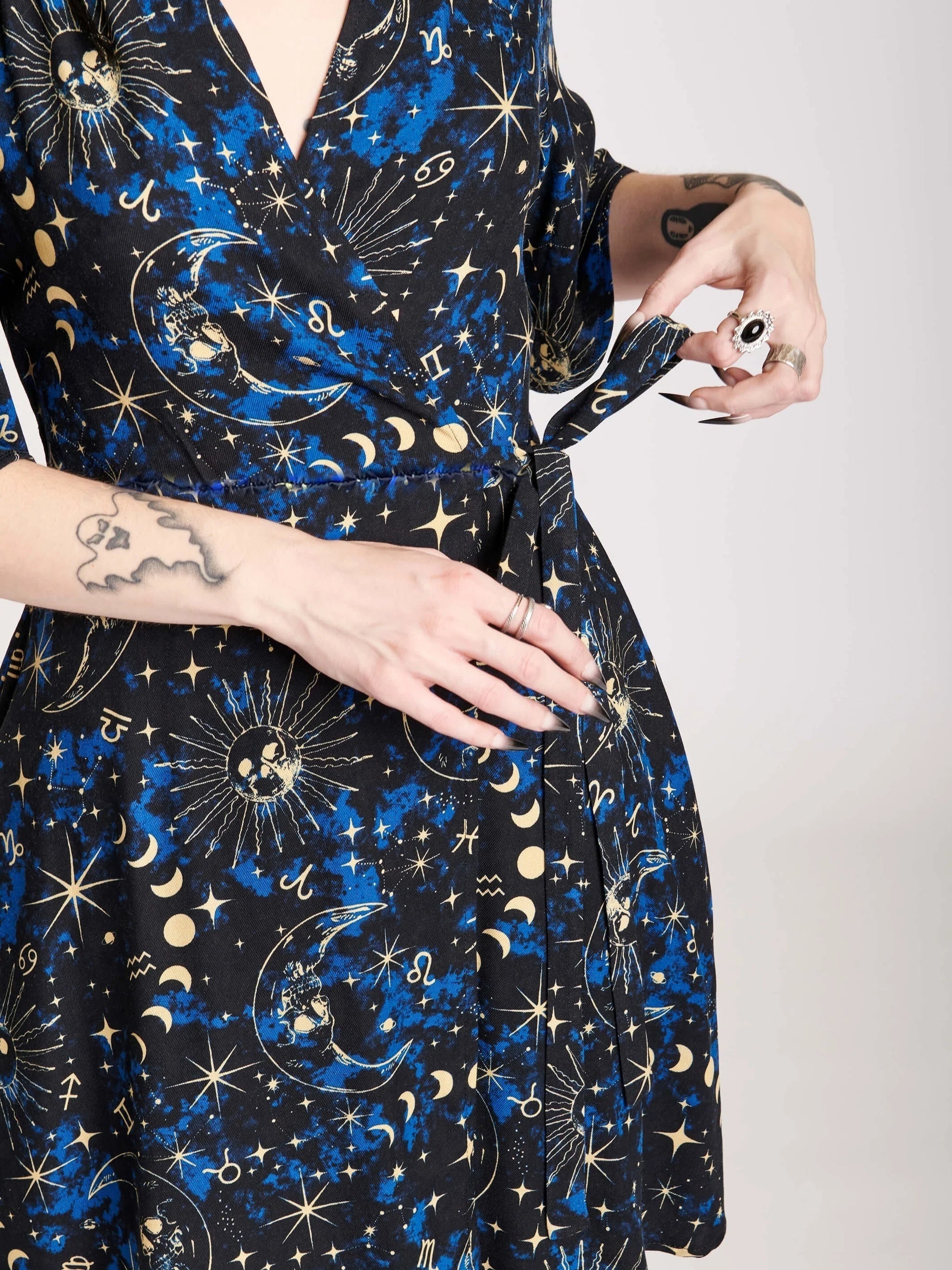 Gothic Dress Women's Plus Sun & Moon Print Knot Dress
