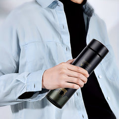 Stylish Vacuum Flask with Temperature Display