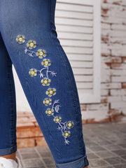 Floral Embroidery Skinny Jeans Plus Size