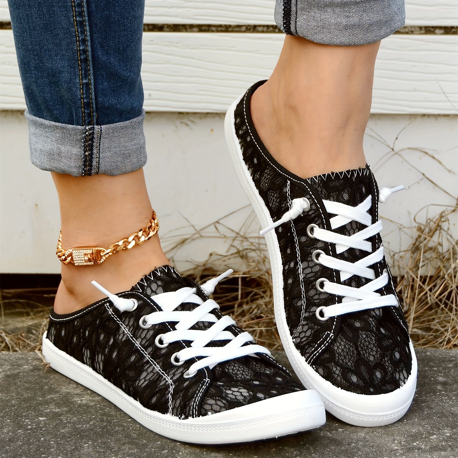Women's Lace Canvas Shoes Round Toe Low Top