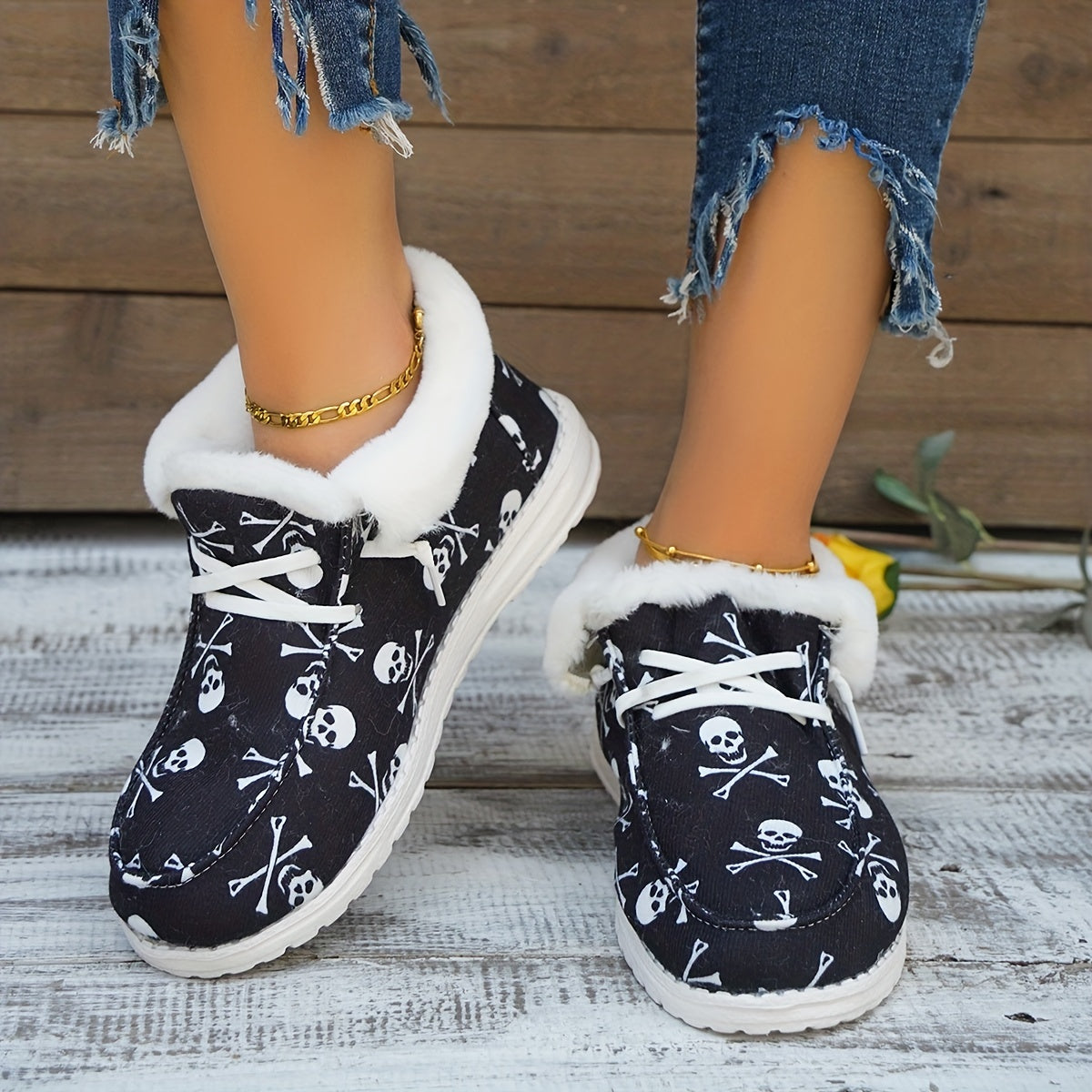 Women's Skull Pattern Fuzzy Canvas Shoes Slip On Low Top Plush Lined Snow Boots