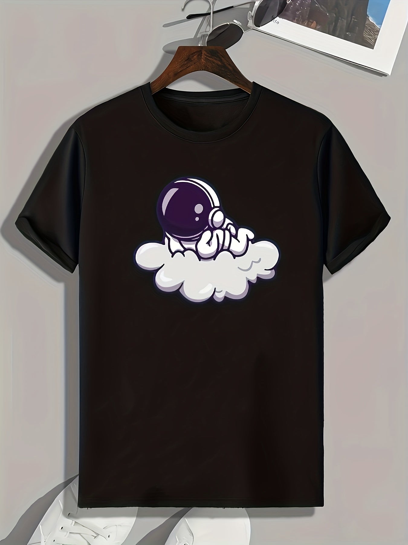 Men's Astronaut Cloud Print Slim Fit Tee for Spring Summer