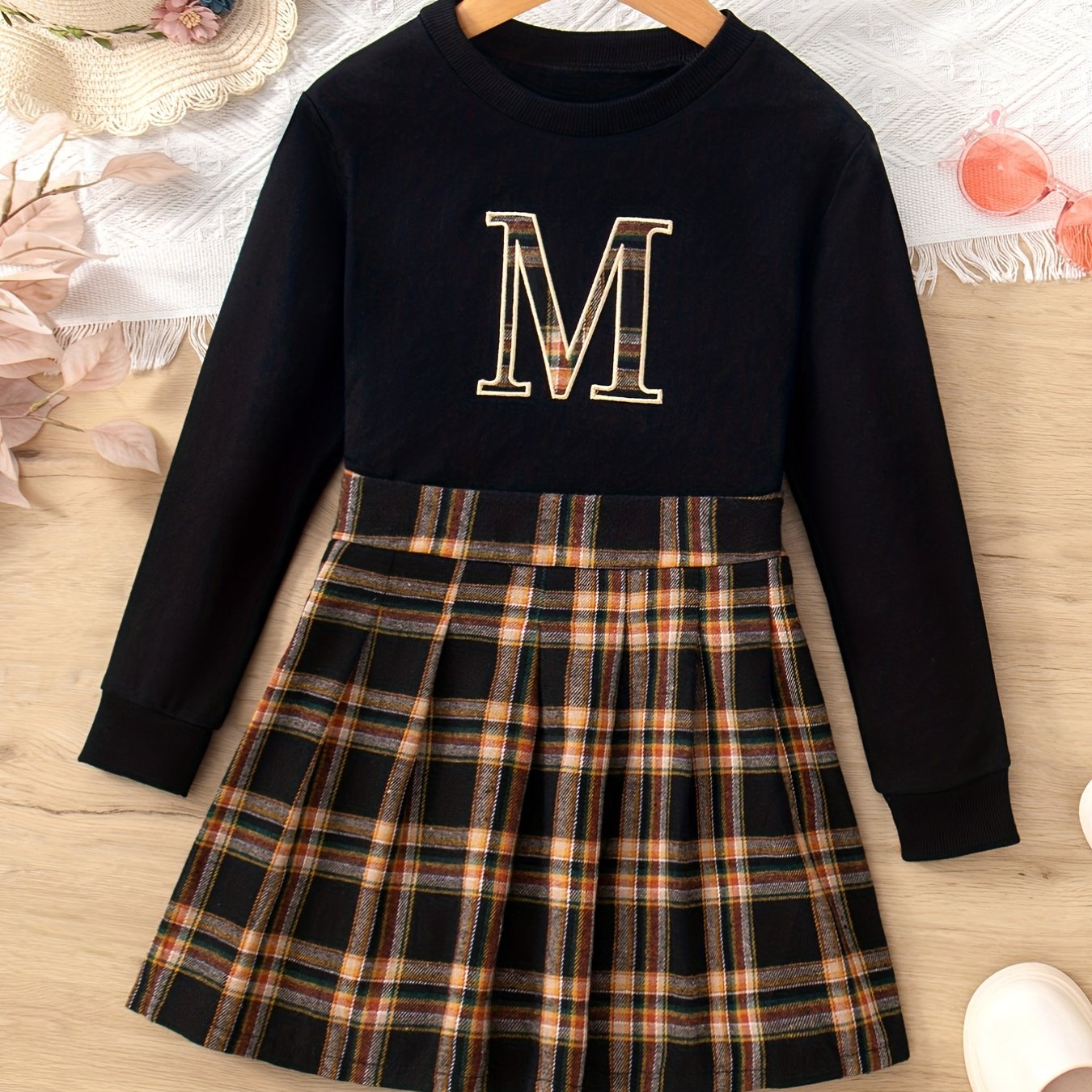 2pcs Letter Plaid Print Top & Skirt Set