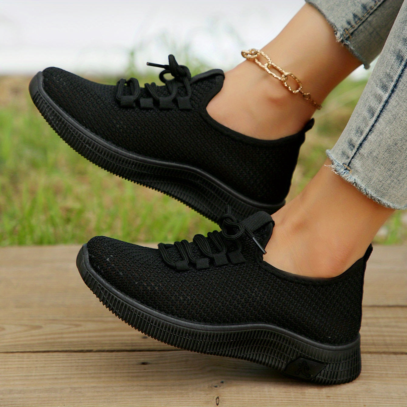 Women's Mesh Panel Sneakers Lace Up Low Round Toe Casual Shoes