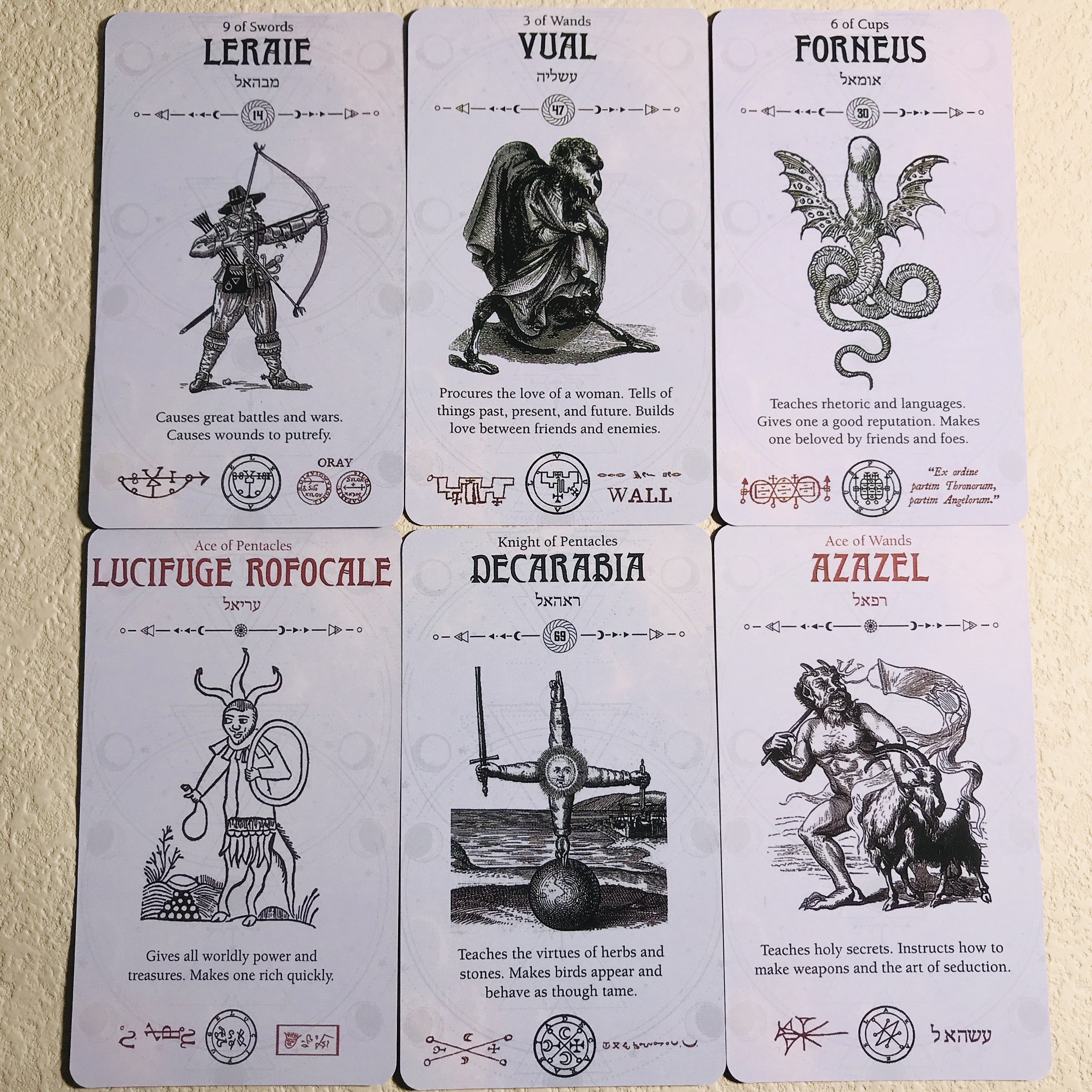 Pocket Occult Tarot Deck for Beginners