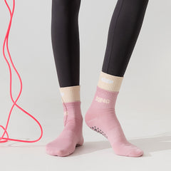 2 in 1 Letter Graphic Yoga Socks - Cozy & Breathable Mid-Tube Socks