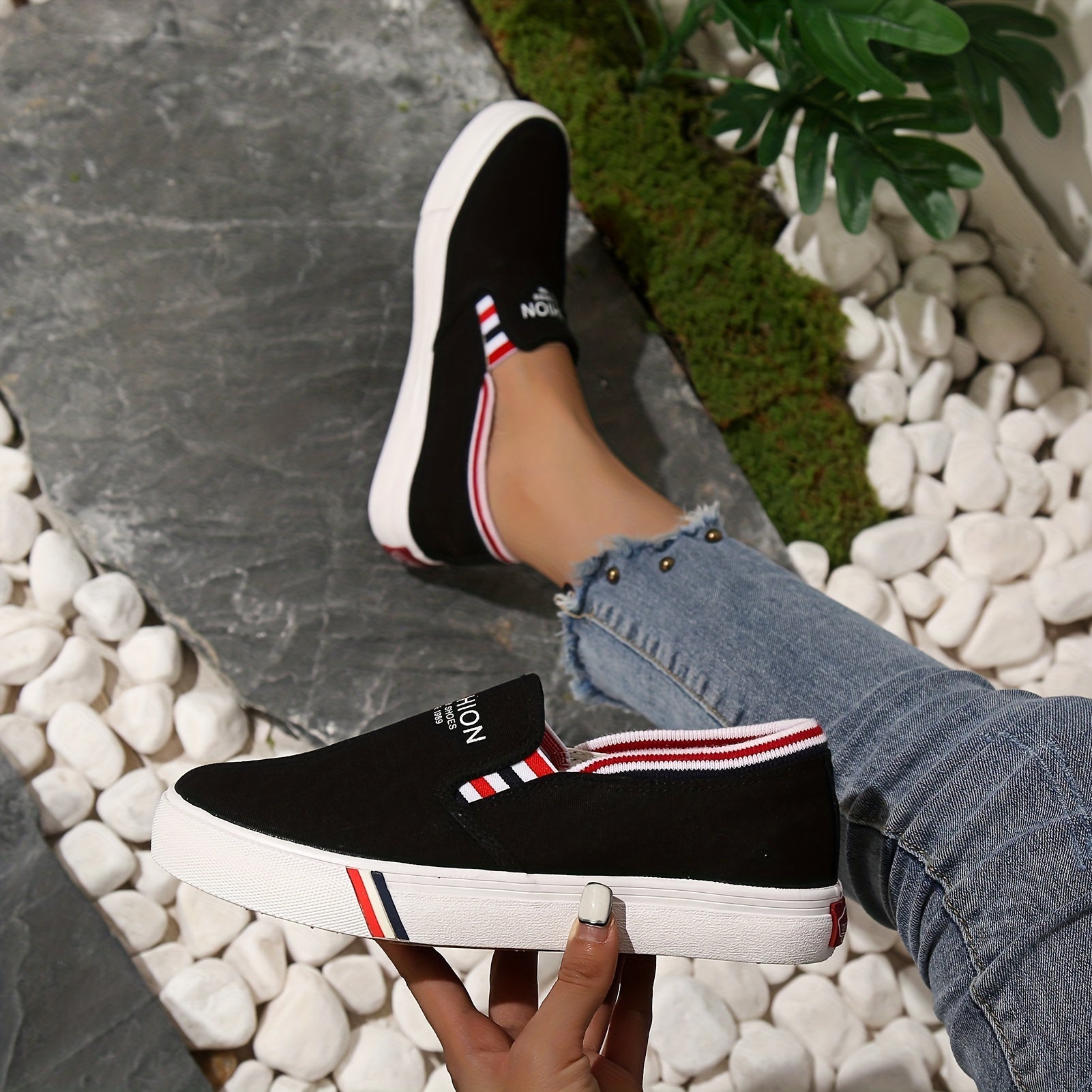 Women's Letter Decor Canvas Shoes Casual Slip On Outdoor Shoes