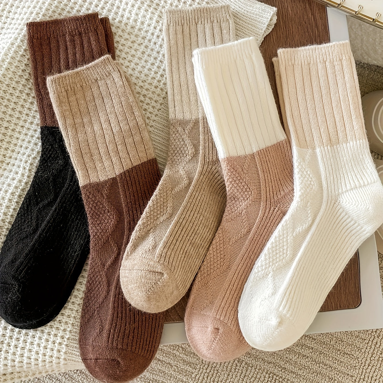 Colorblock Textured Mid Tube Socks Women's Stockings