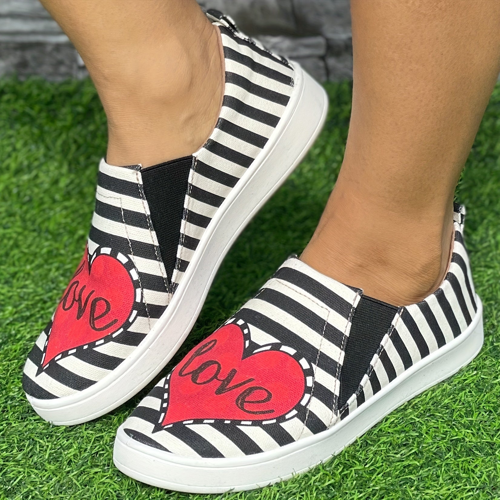 Women's Striped Red Heart Flat Lightweight Walking Shoes