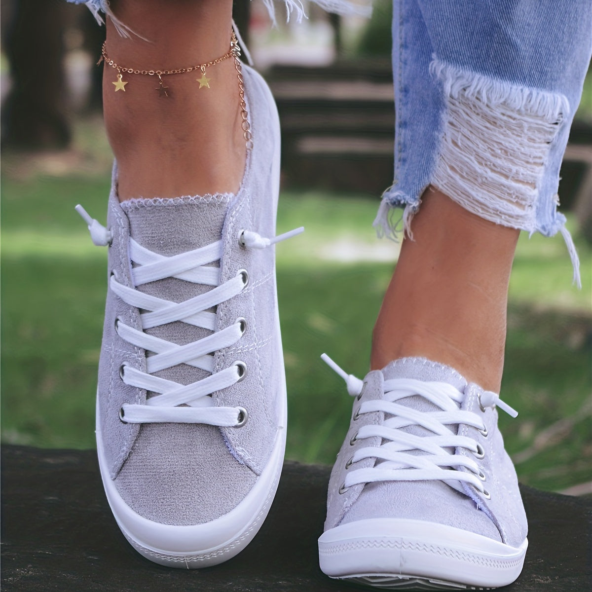 Gray Low Top Casual Walking Shoes Lace Up Flat Skate Shoes