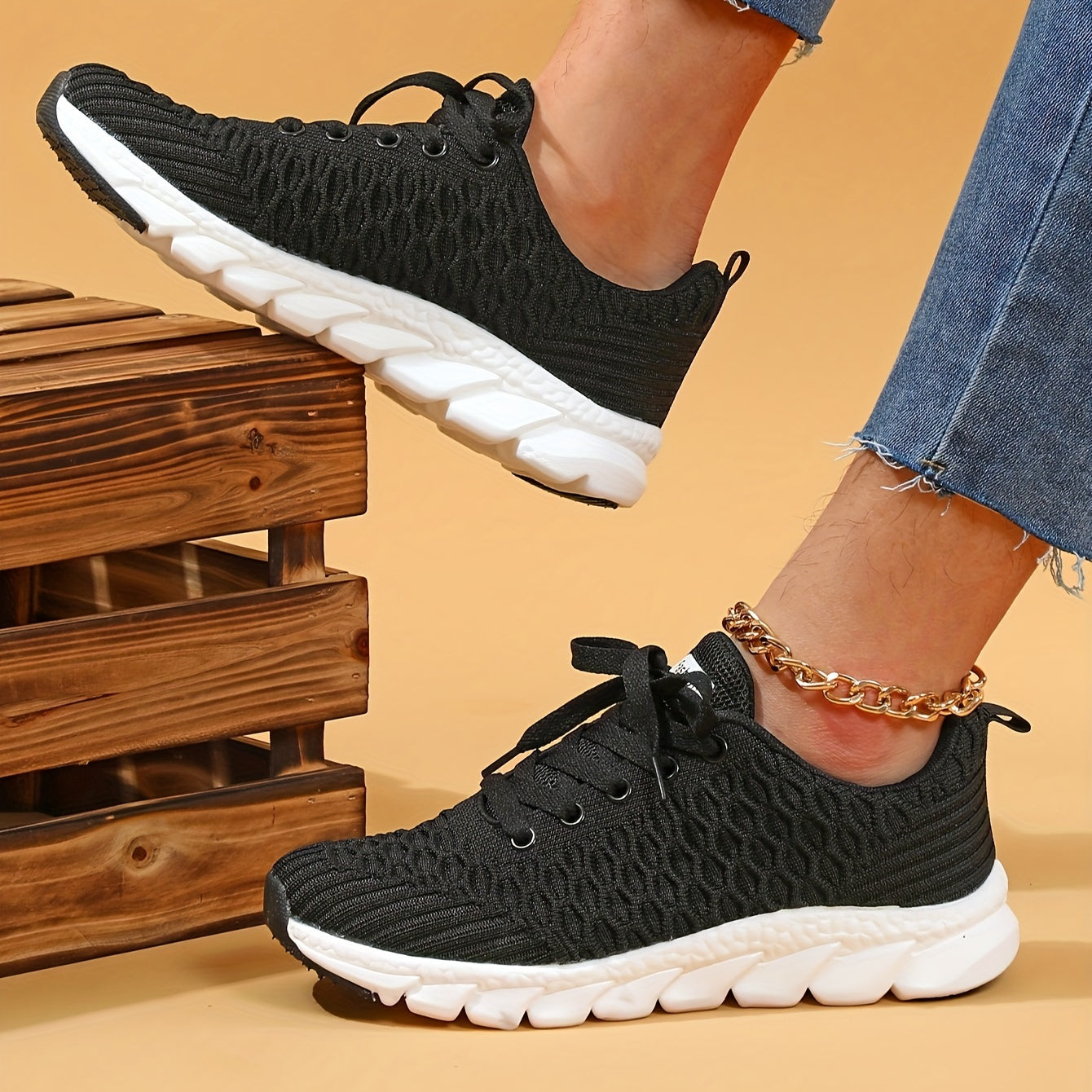 Breathable Flying Woven Running Shoes Lightweight Non Slip Sneakers