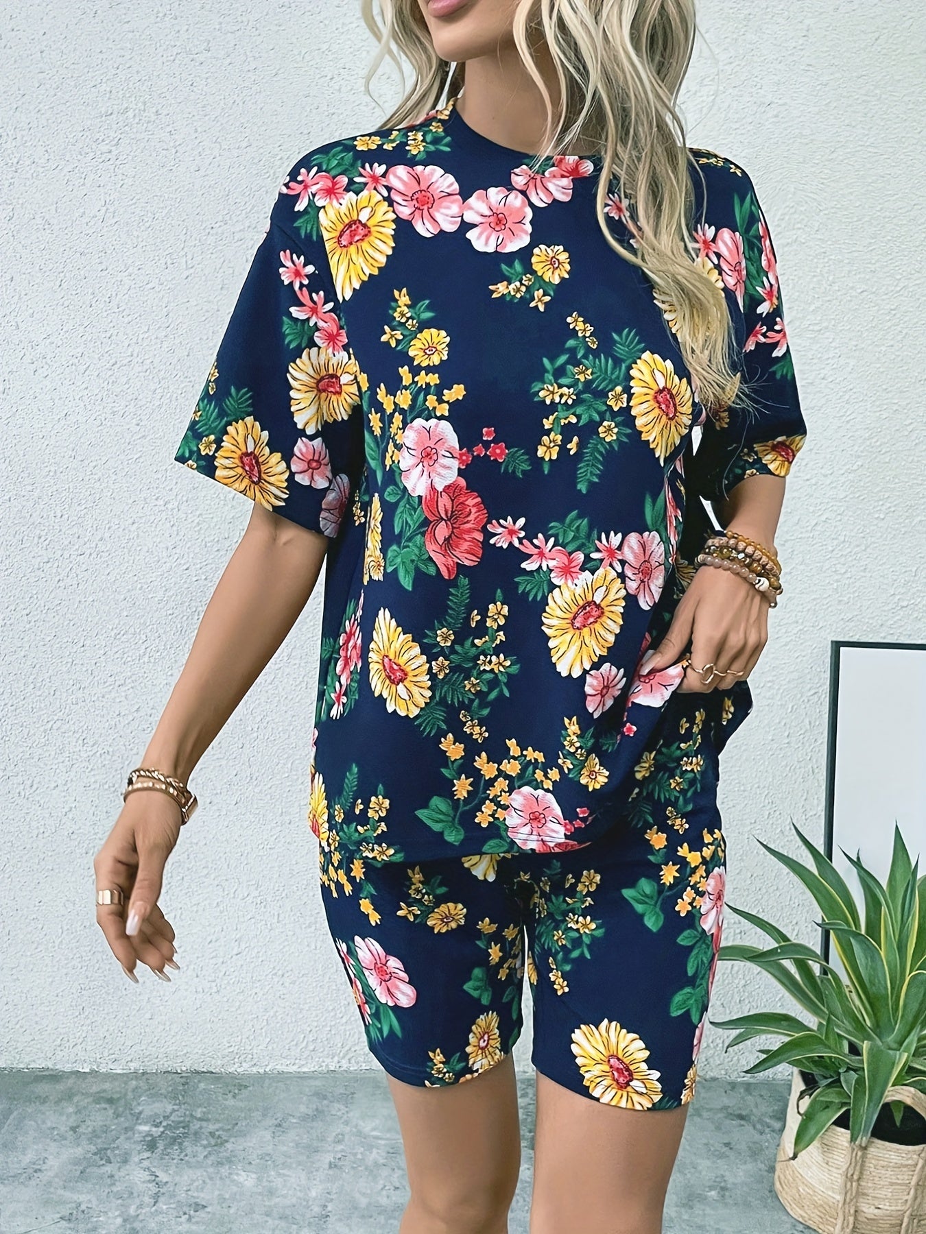 Floral Print Two piece Set Casual Short Sleeve Loose T shirt & Shorts