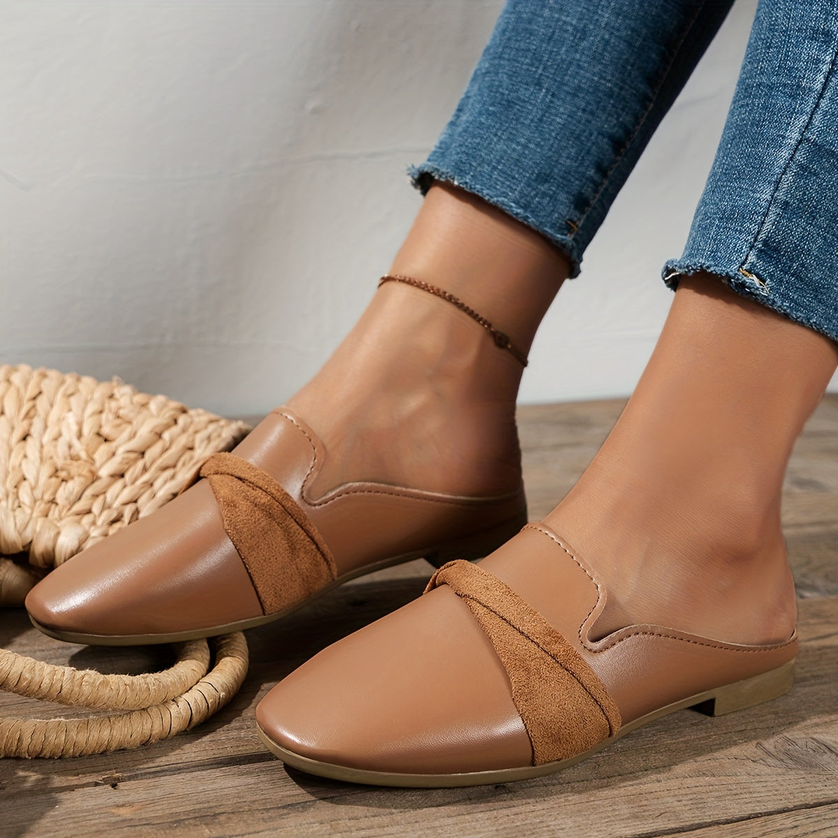 Women's Lightweight Closed Toe Slip On Mules