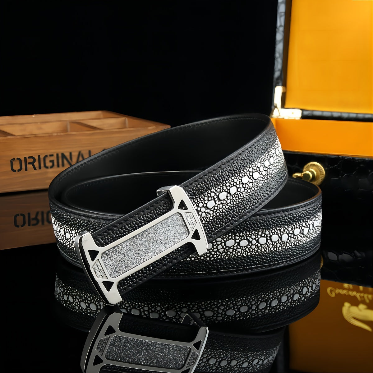 Men's Pearl Fish Pattern Cowhide Belt with Diamond Buckle