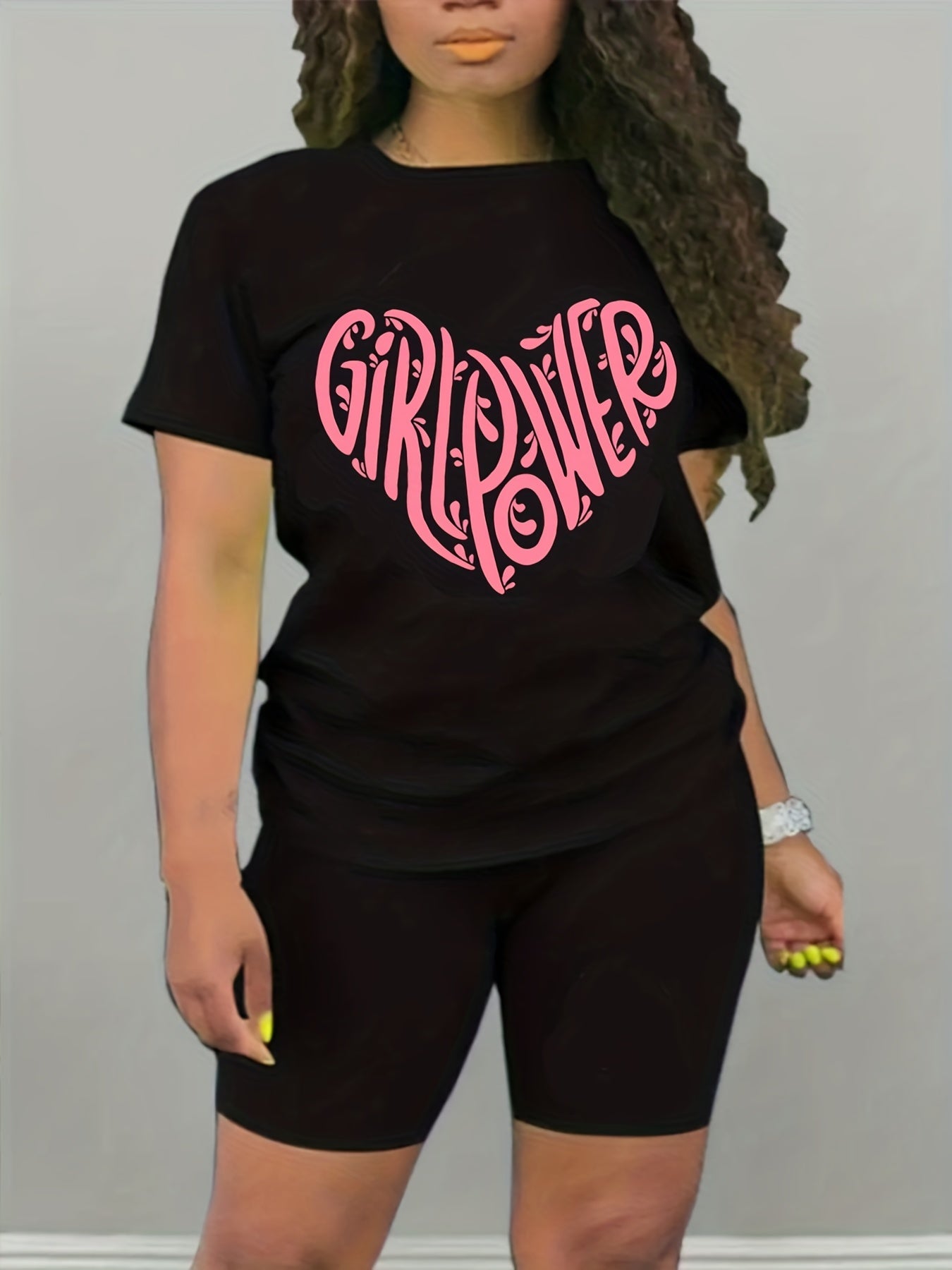2pcs Heart Graphic Crew Neck T shirts & Solid Shorts Activewear