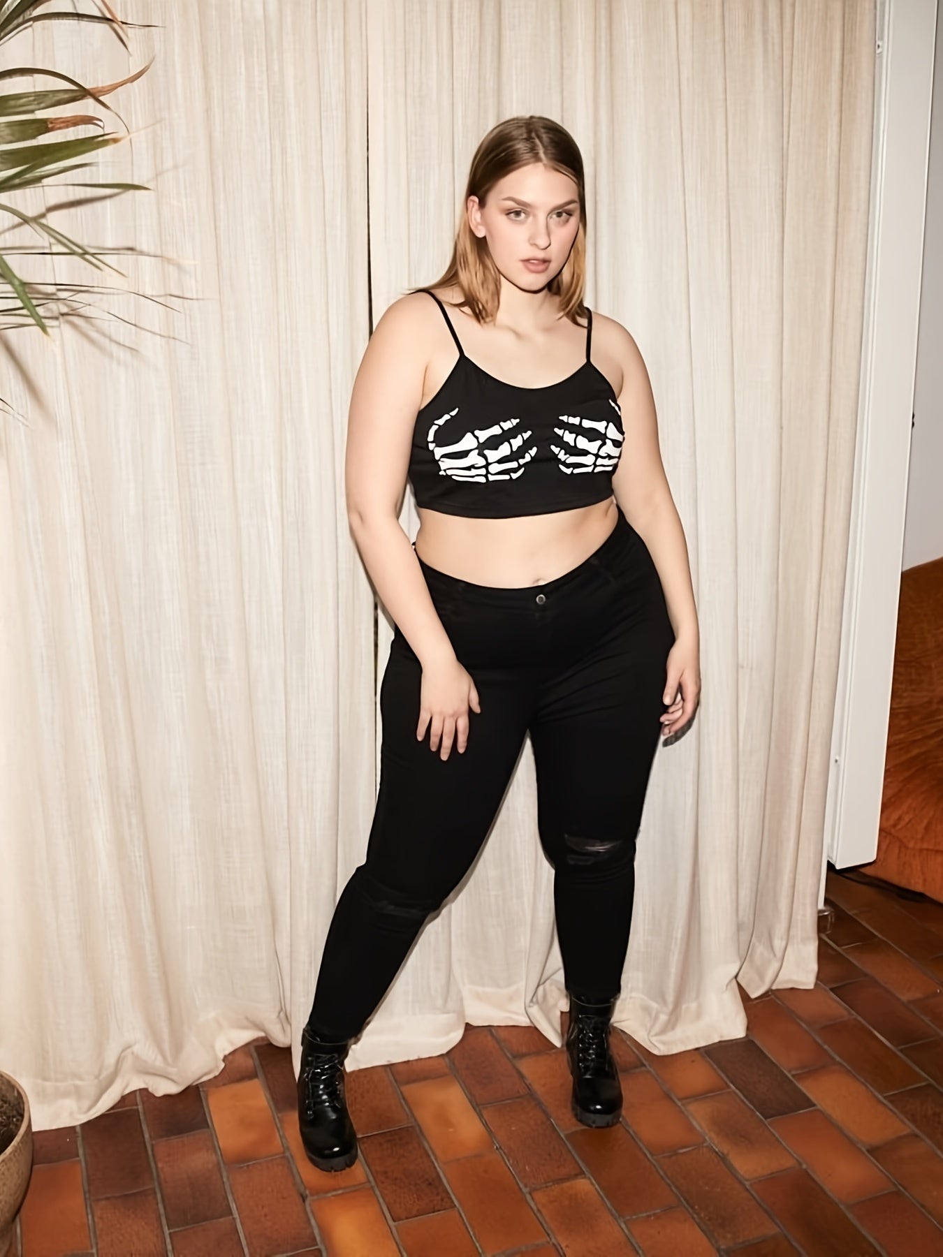 Halloween Skull Hands Print Seamless Sports Bra