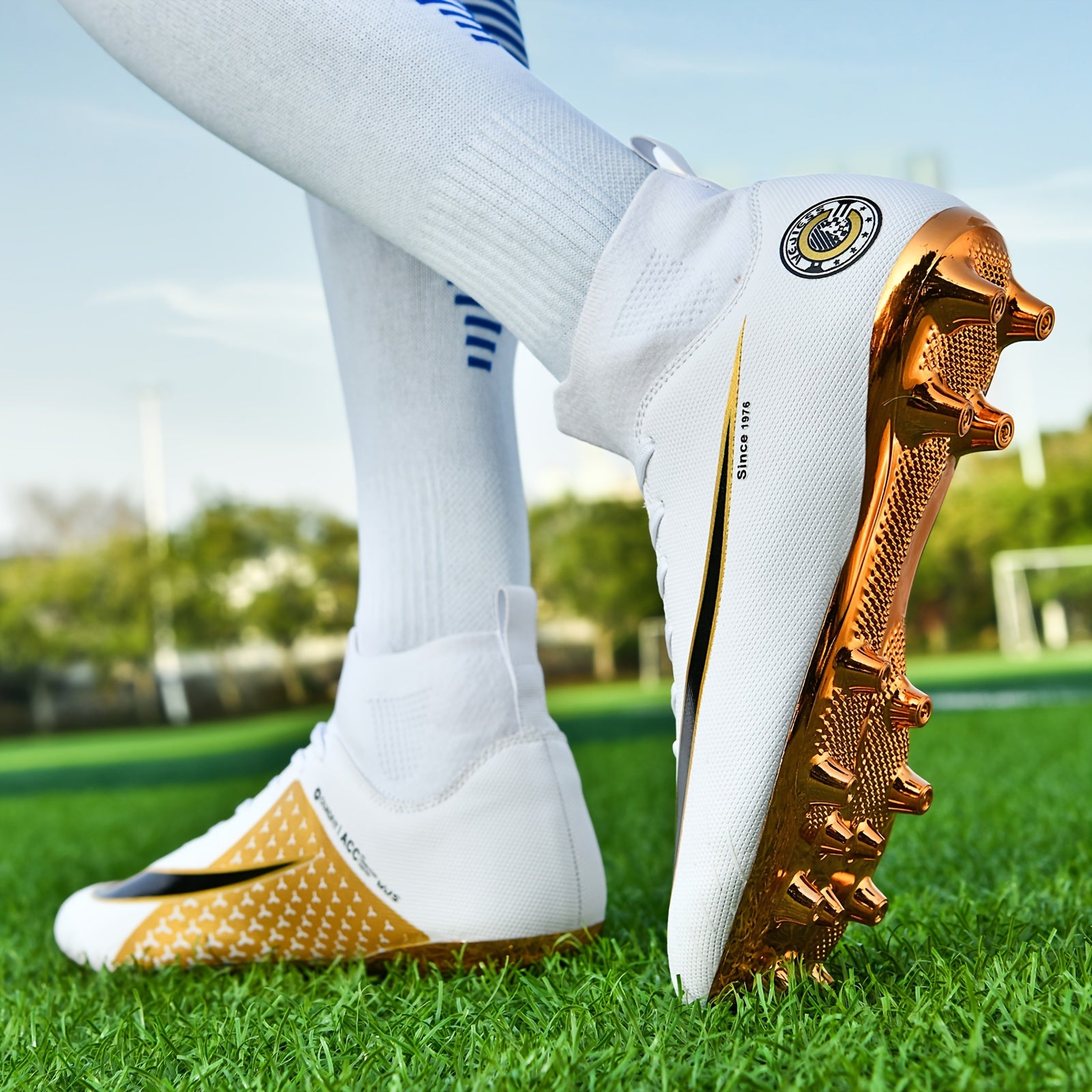 Boys Turf Anti Slip Football Shoes Lightweight Sport Shoes