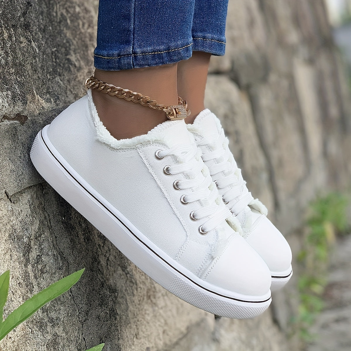 Women's Low Top Canvas Sneakers Lace Up Casual Shoes