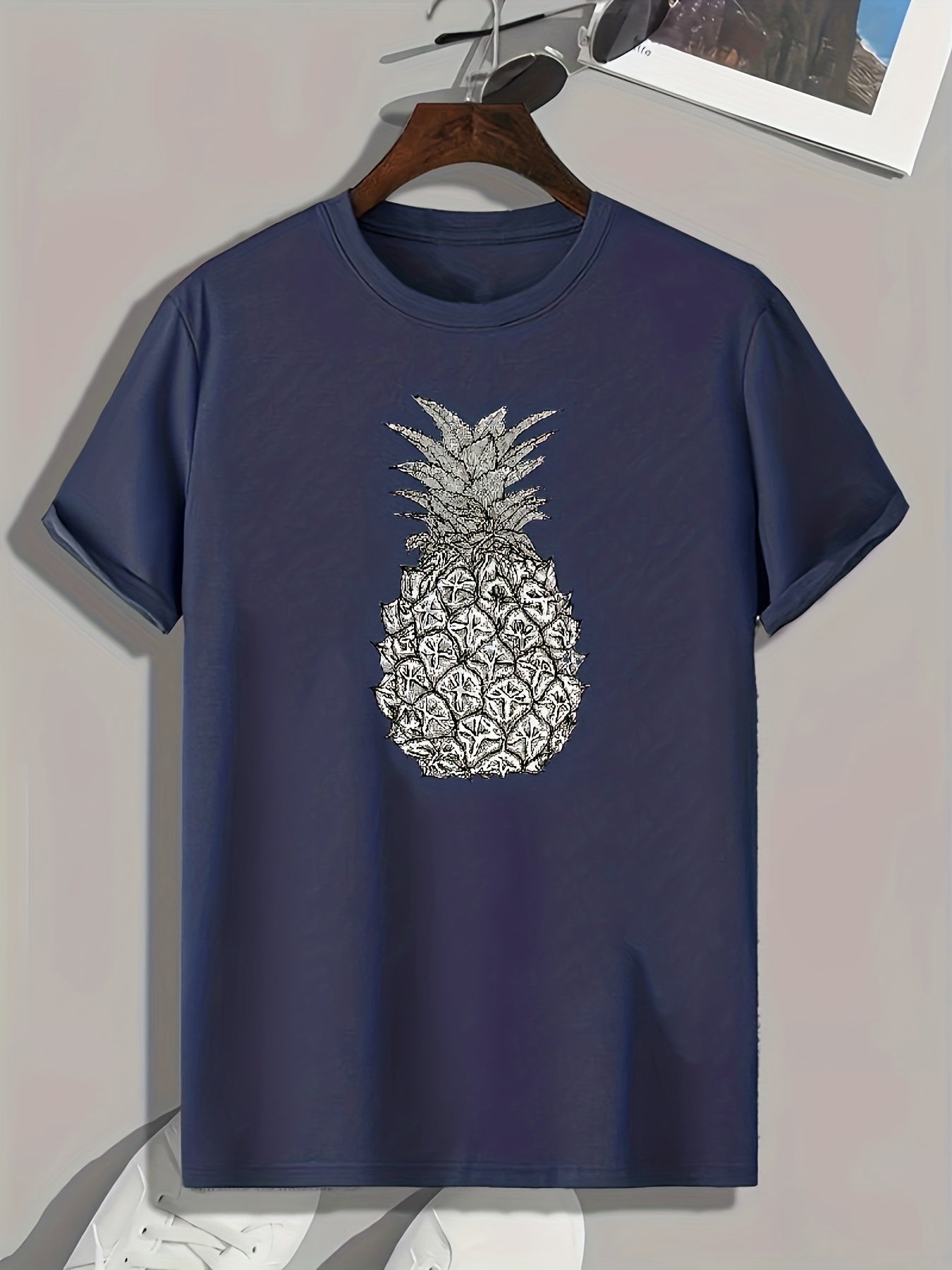 Men's Pineapple Print Graphic Tee for Summer