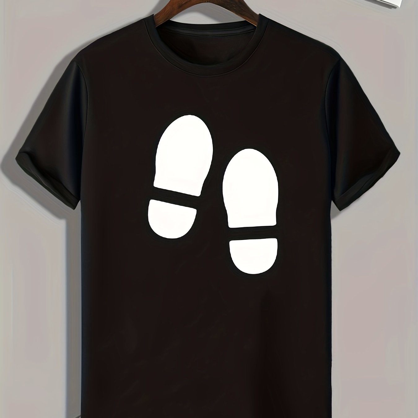 Footprints Pattern Print Men's Comfy Sports T-shirt