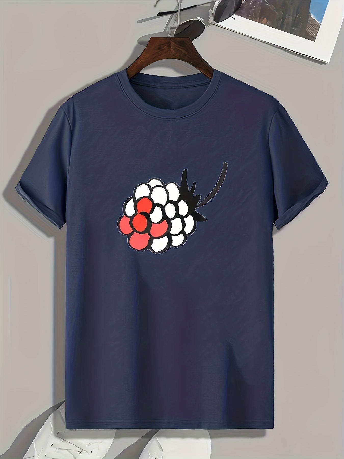 Berry Pattern Print Men's Comfy Sports T-shirt Graphic Tee