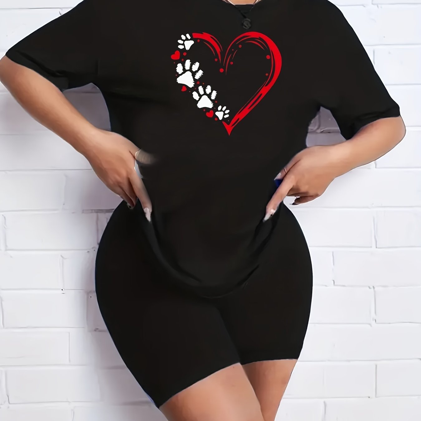 2pcs Women's Summer Casual Sports Suits Heart Graphic T-shirts & Shorts