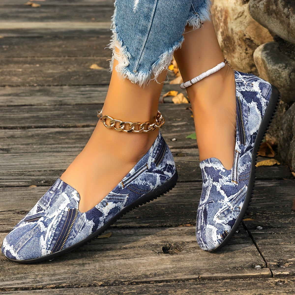 Denim Slip on Non slip Walking Shoes Women's Lightweight And Comfortable