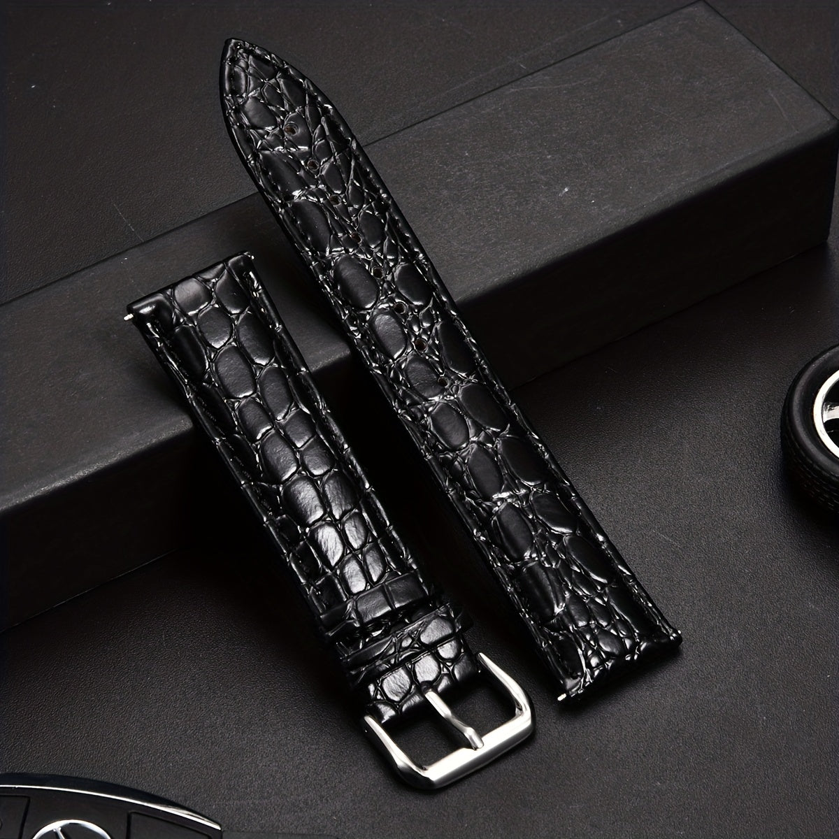 Crocodile Textured Leather Pin Buckle Strap 16-24mm