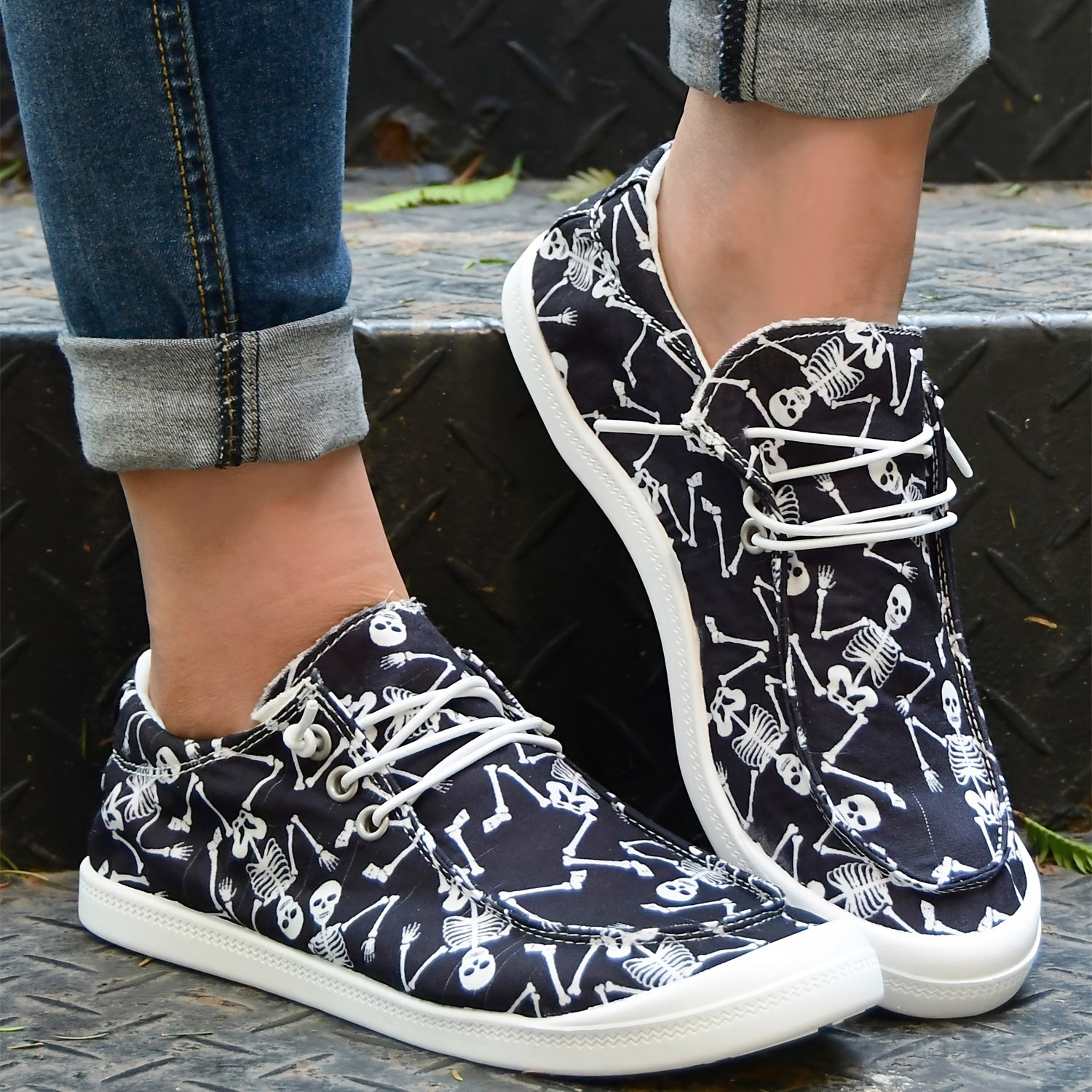 Women's Skull Print Canvas Shoes Lace-up Halloween Loafers