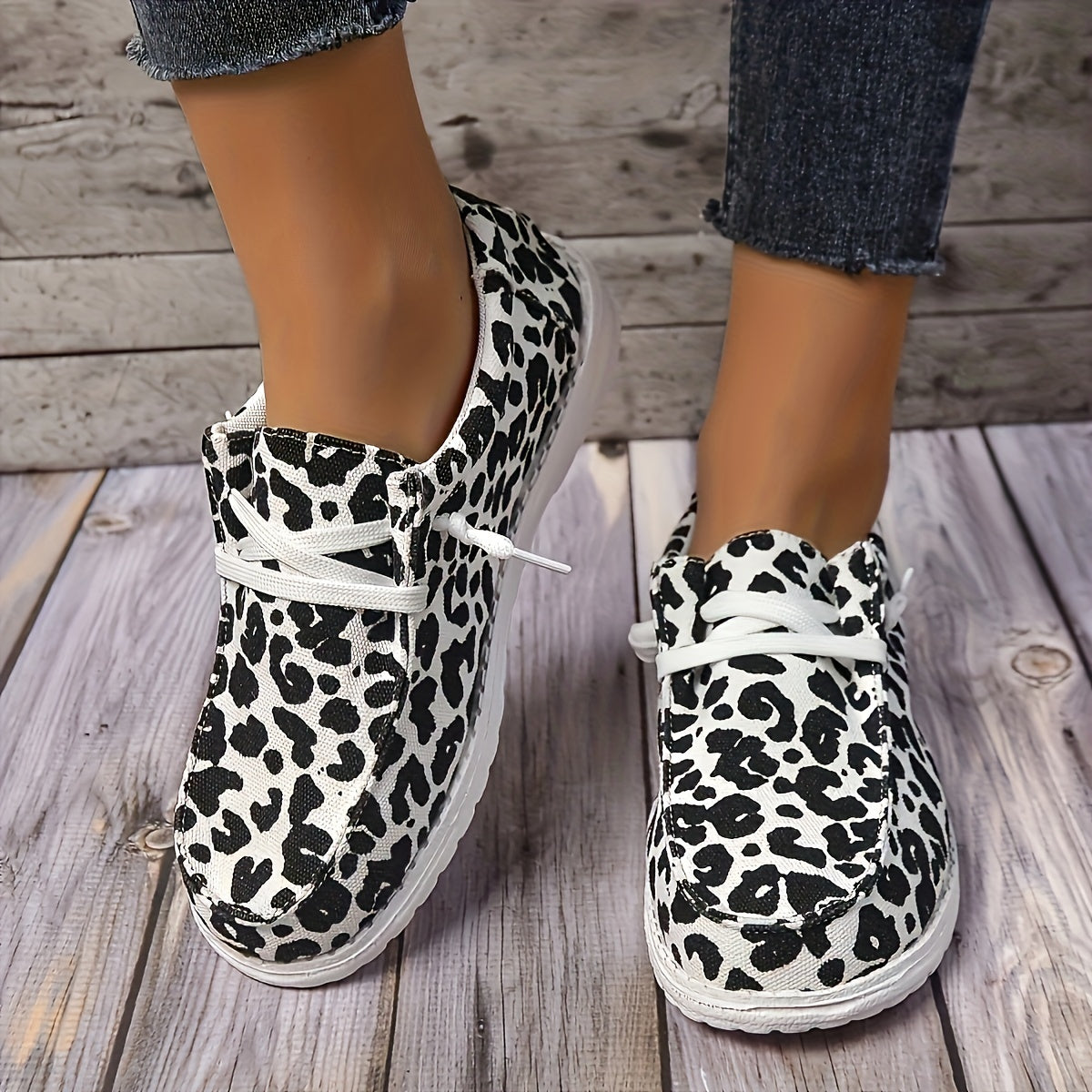 Leopard Print Low Top Walking Shoes Lightweight Non slip Casual Sport Shoes
