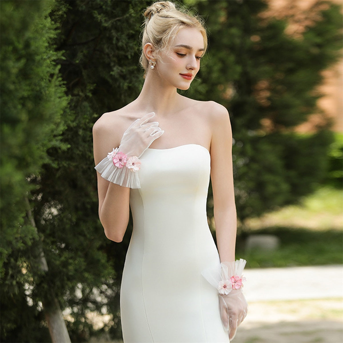 3D Floral Bridal Gloves Pastel Pink Soft Tulle Cuff Short Prom Special Occasions