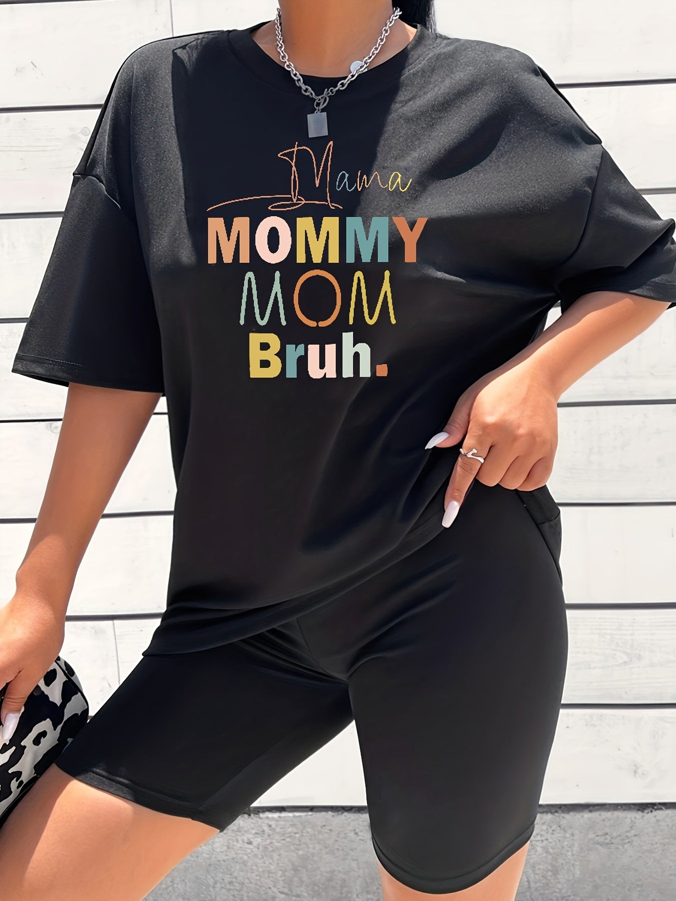 2pcs Summer Casual Sports Sets Graphic Tee & Solid Shorts Women's Activewear